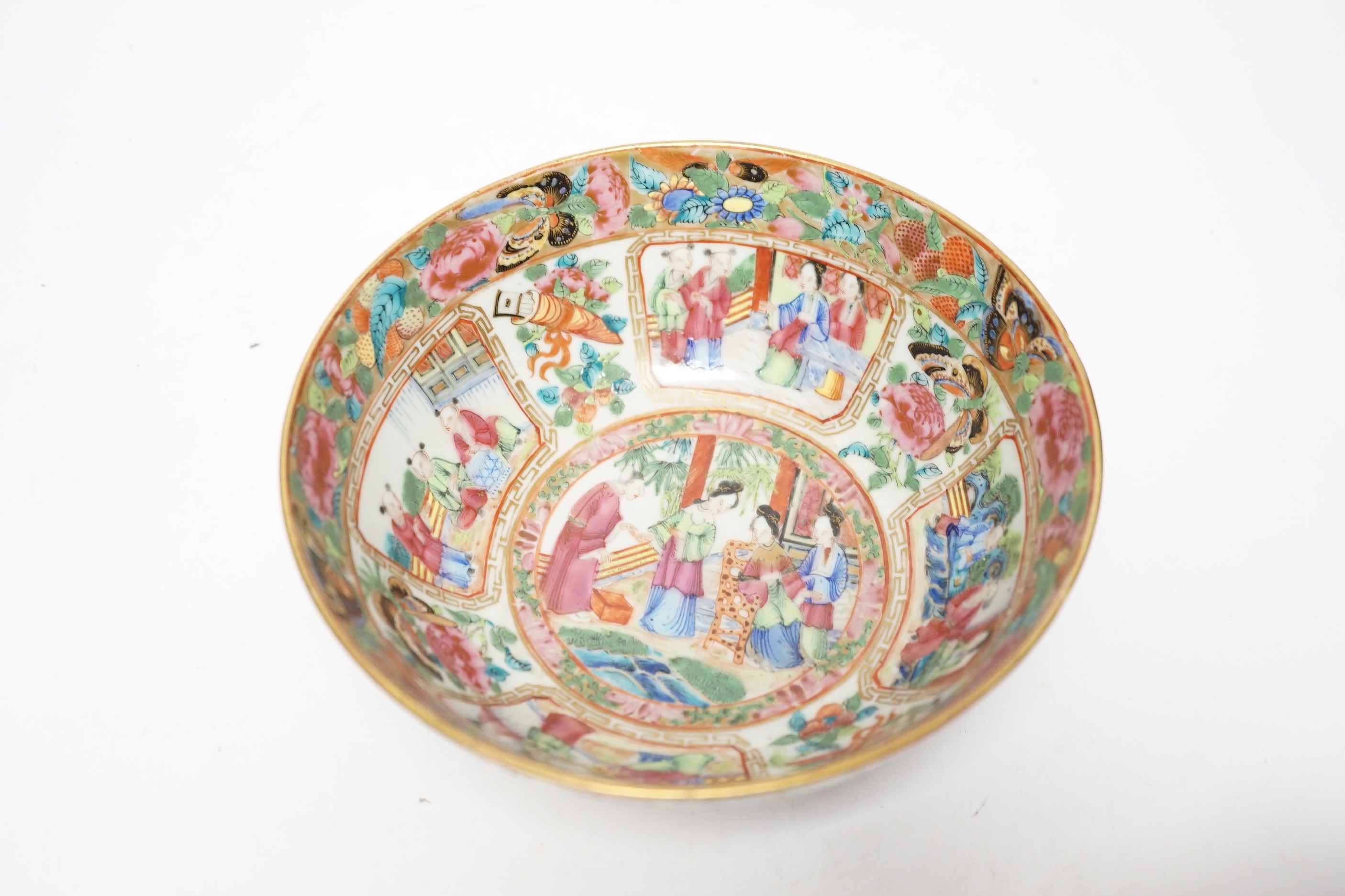 A Chinese famille rose bowl, Daoguang period, 16.5cm